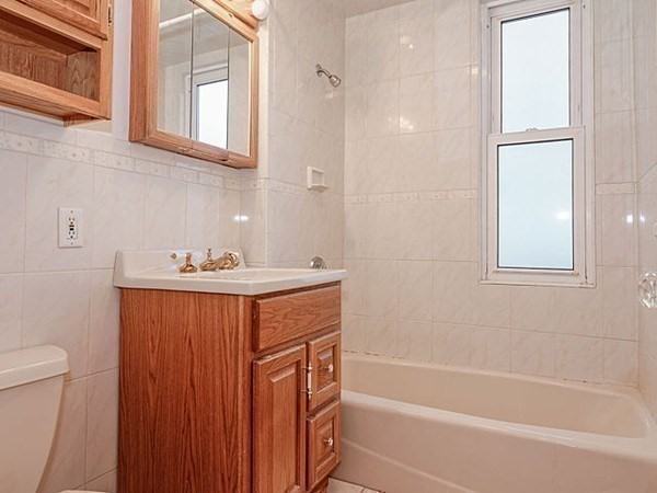 24 Burnside Ave #24 - Photo 4 of 15