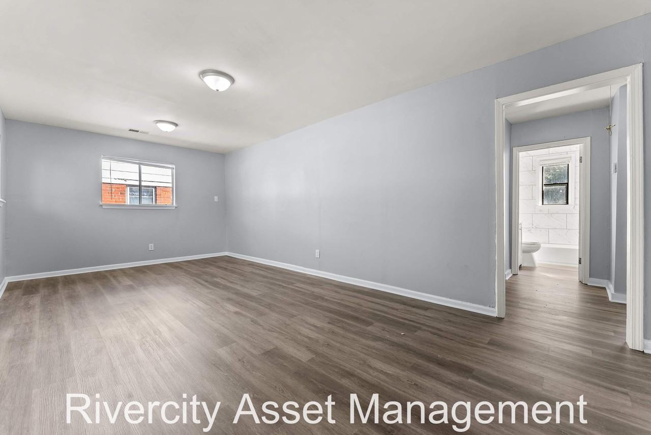 1622 Elvis Presley Blvd #1 - Photo 3 of 18