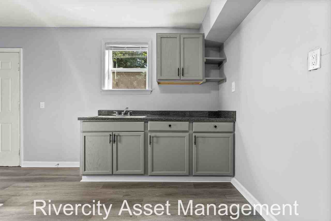 1622 Elvis Presley Blvd #1 - Photo 7 of 18