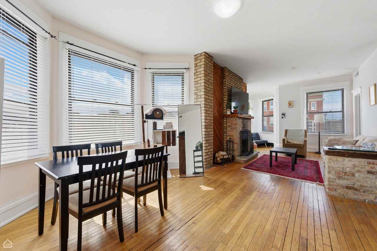 3811 N Southport Ave #3 - Photo 4 of 16