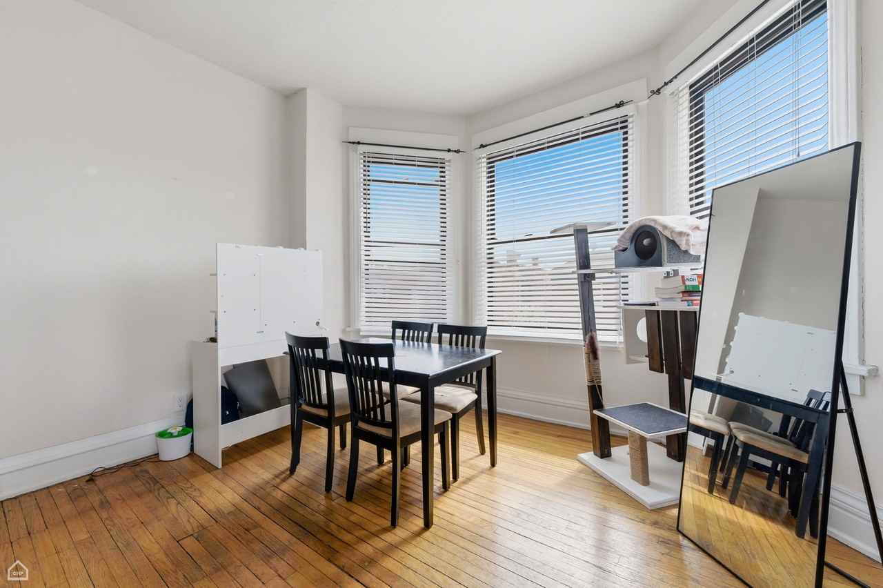 3811 N Southport Ave #3 - Photo 5 of 16