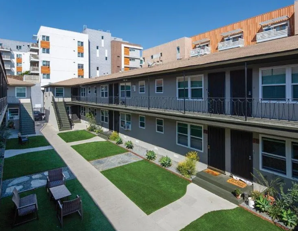 201–209 E 12th Street in Long Beach, - Photo 3 of 8