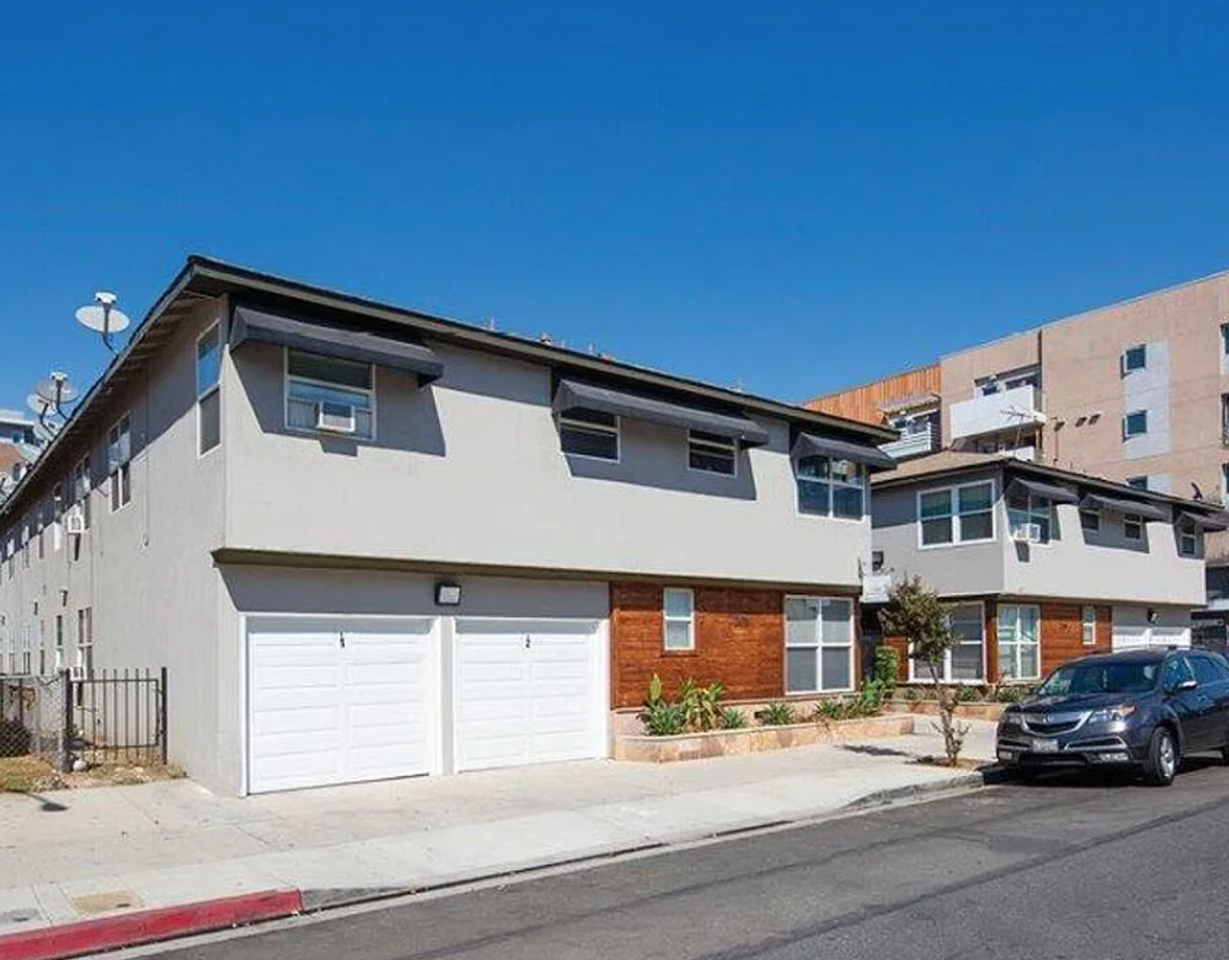 201–209 E 12th Street in Long Beach, - Photo 4 of 8