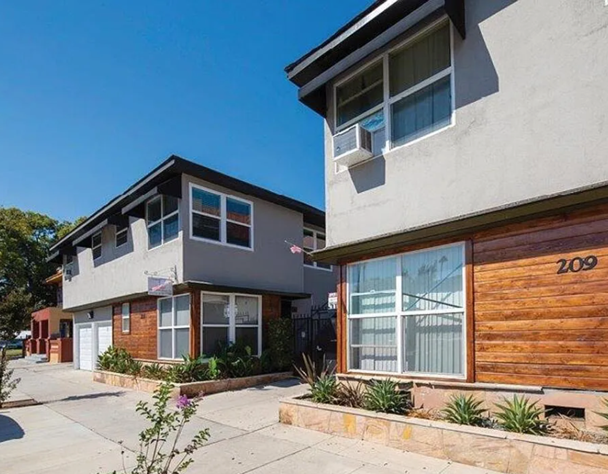 201–209 E 12th Street in Long Beach, - Photo 5 of 8