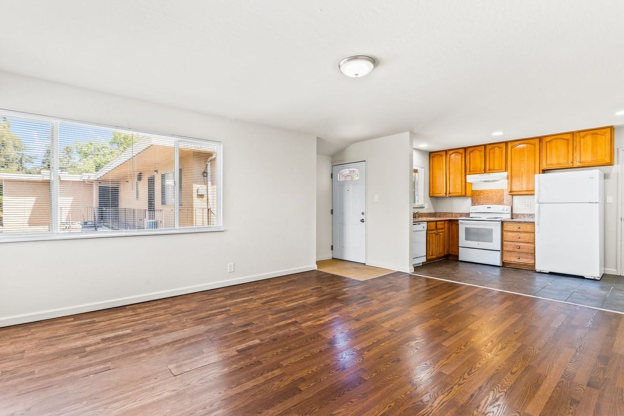 11818 Foothill Way #03 - Photo 7 of 13
