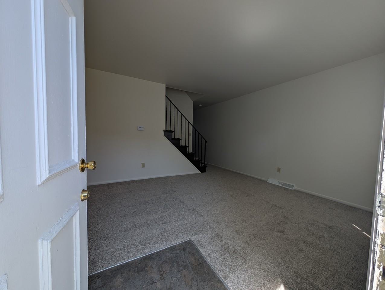 1224B Kelburn Rd #1224B - Photo 3 of 16