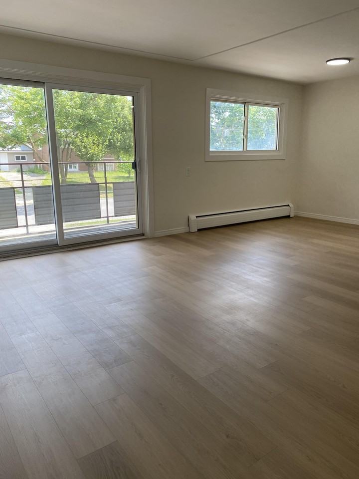 151 Siebert Ave #5 - Photo 3 of 7