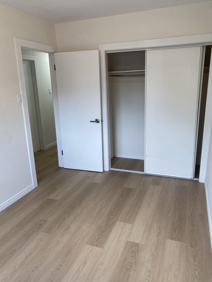 151 Siebert Ave #5 - Photo 4 of 7