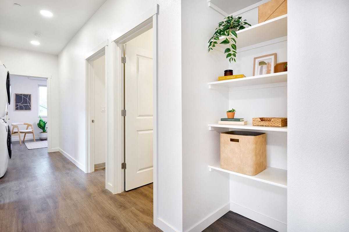 1000 W Main St - Photo 5 of 24