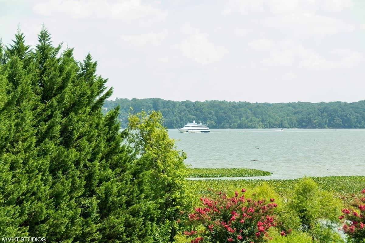 1204 S Washington St