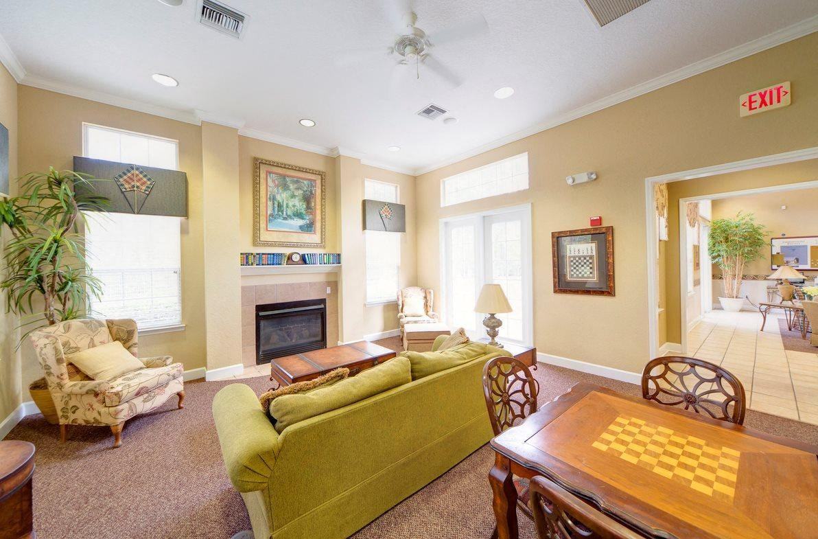 5601 Edenfield Rd - Photo 4 of 33