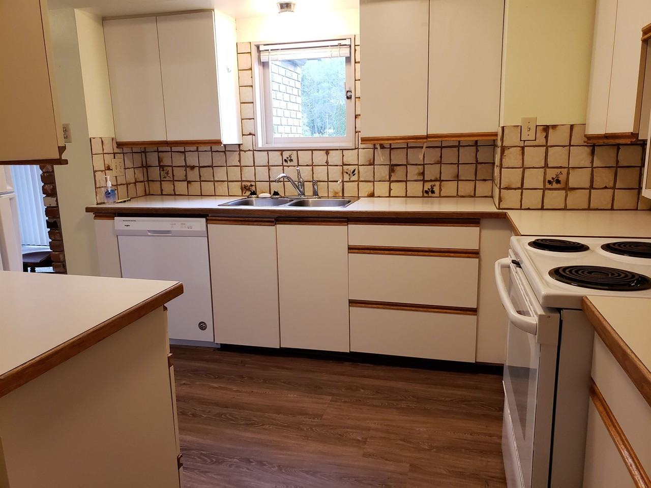 1812 184 St #1 - Photo 2 of 11