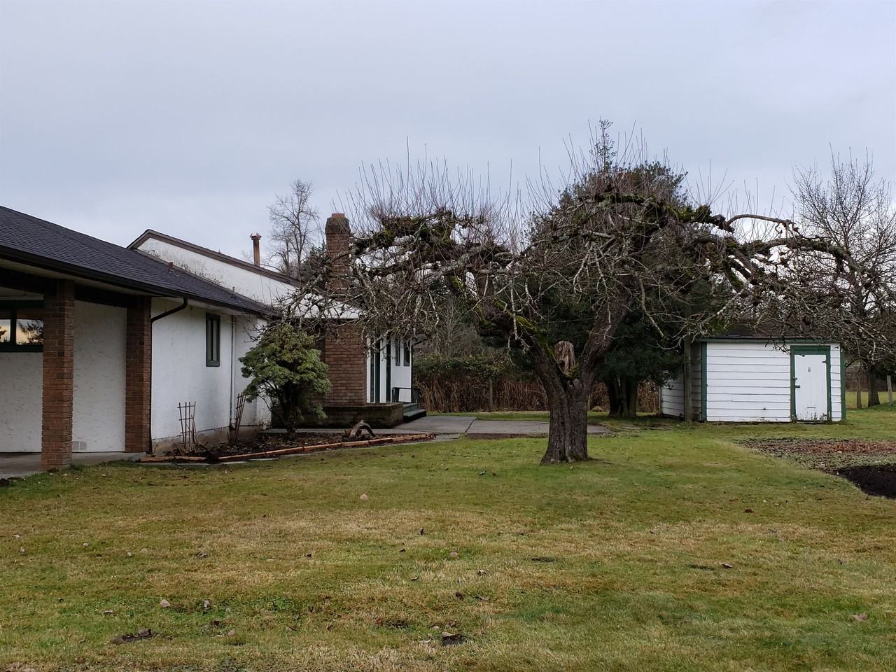 1812 184 St #1 - Photo 4 of 11