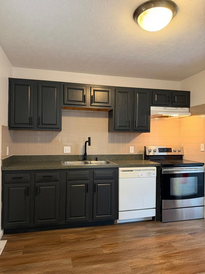 6686 Deer Ct #1 - Photo 3 of 34