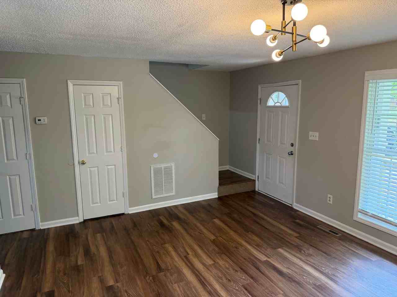 531 Park St - Photo 6 of 14