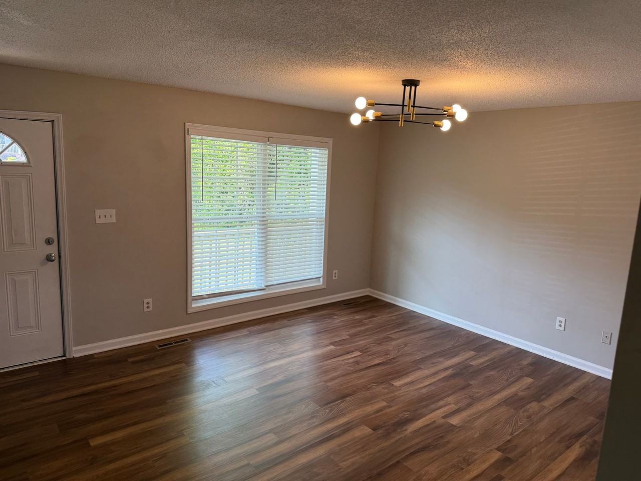 531 Park St - Photo 7 of 14