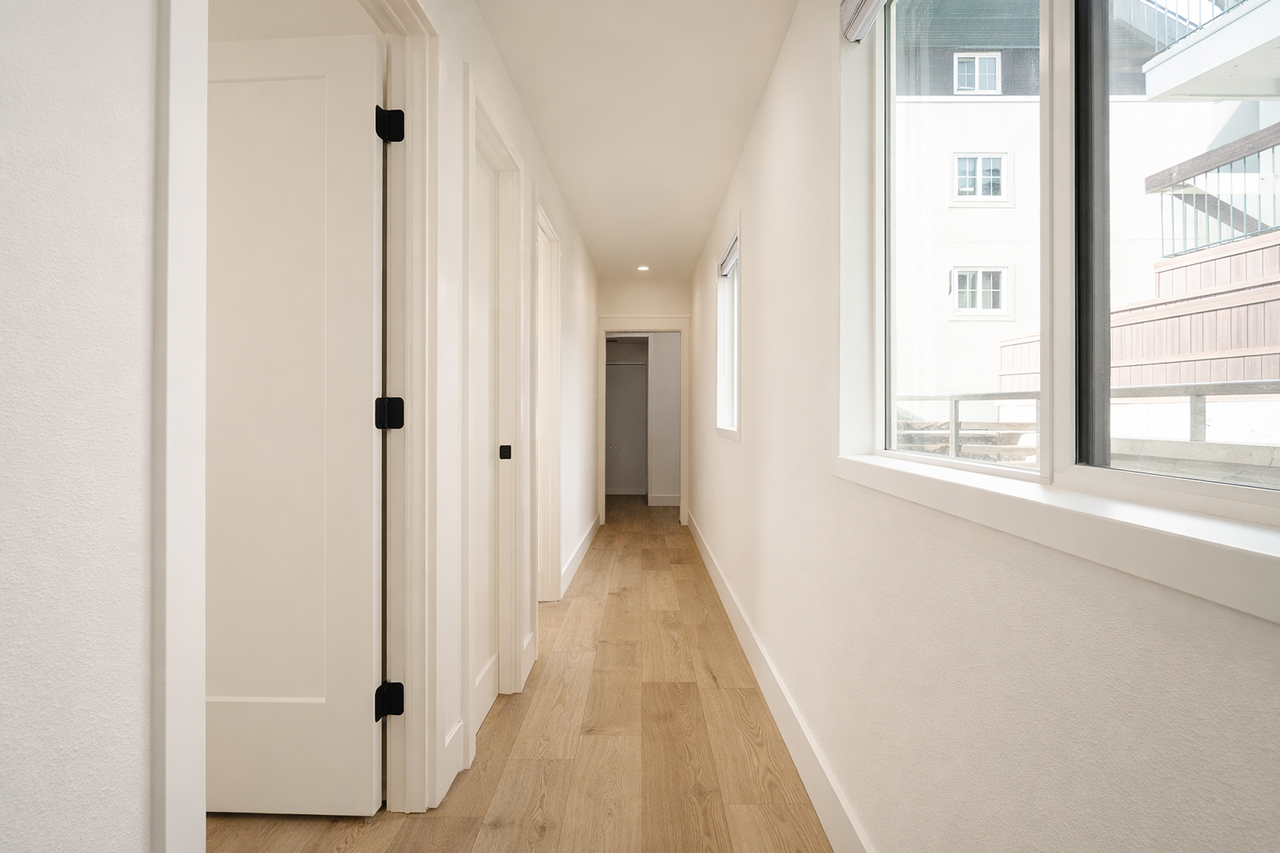 1803 Oxford St - Photo 7 of 50