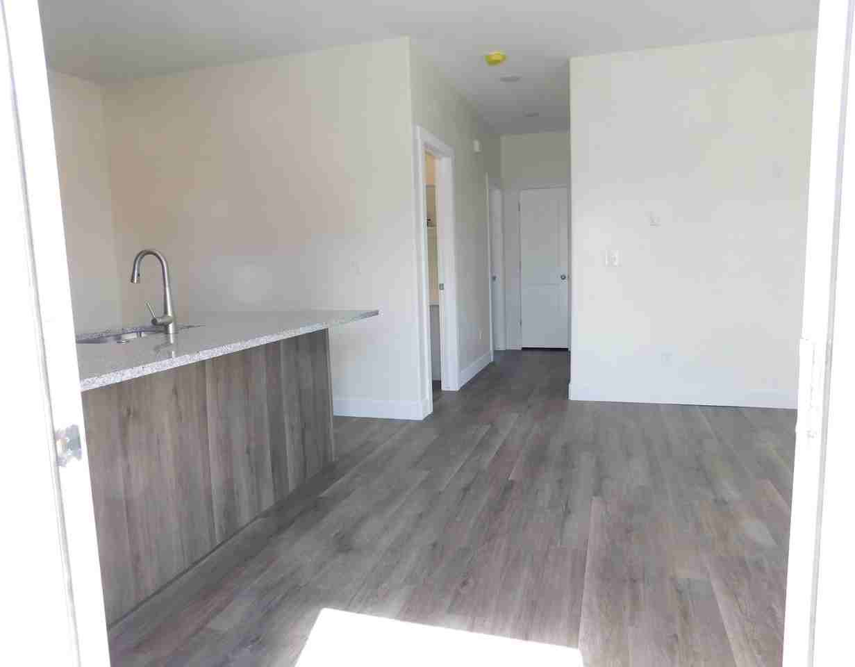 525 Orchard Ave #B - Photo 4 of 16