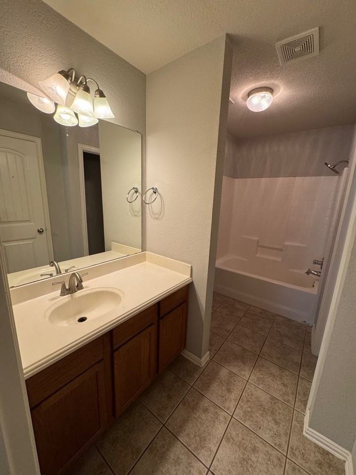 1205 1205 - 1207 Maverick Trail - Photo 5 of 11