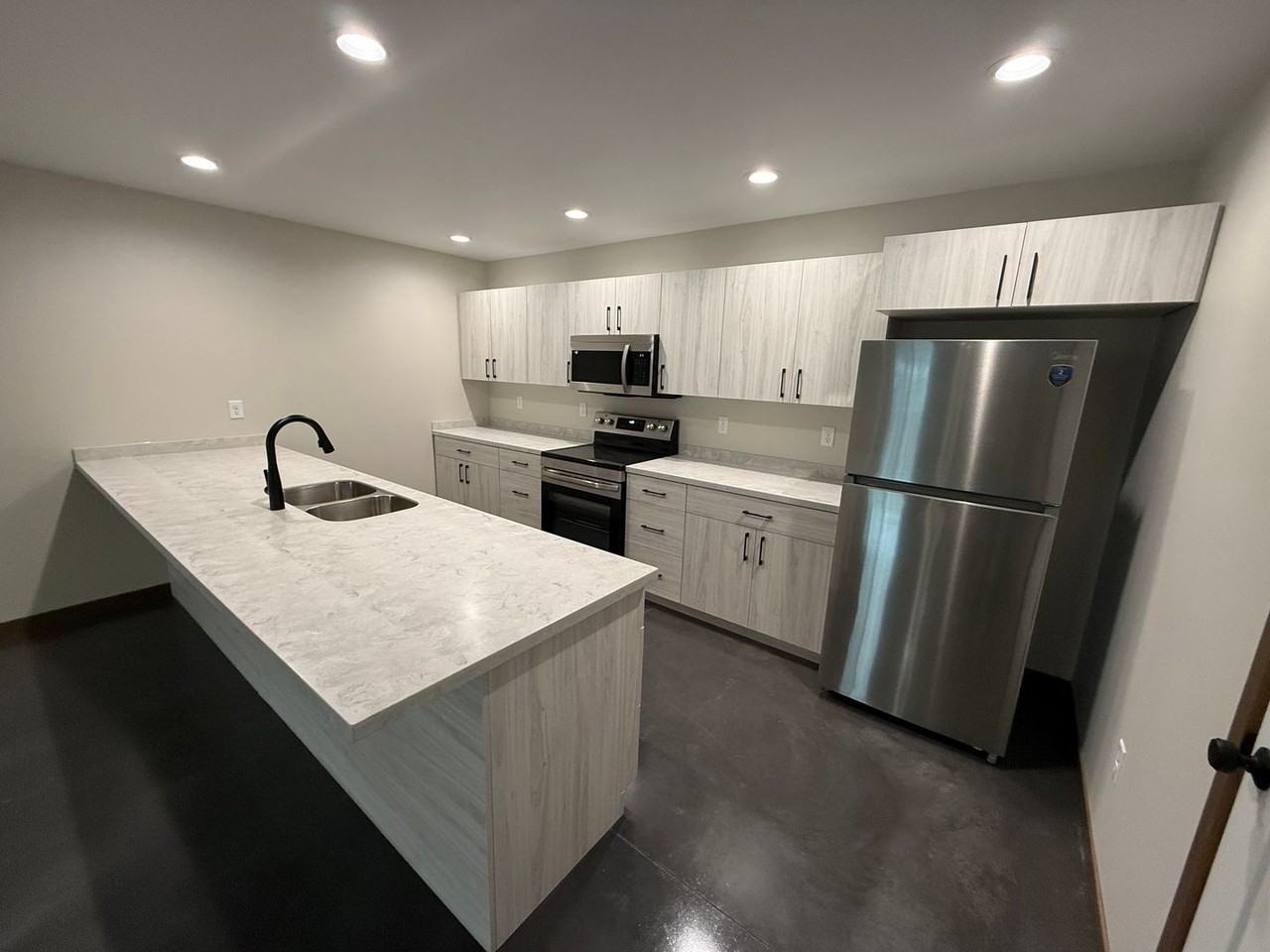 115 4th St Sw - Photo 3 of 17