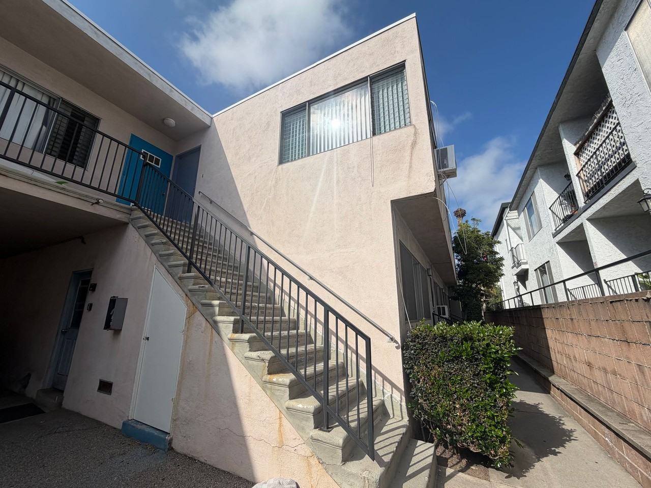 e1232 - Photo 3 of 4