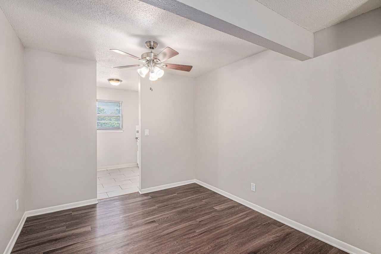 Crysler Plaza East - Photo 3 of 32