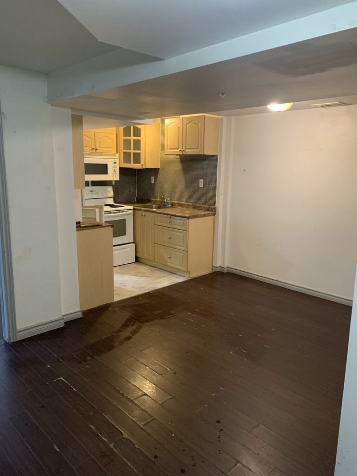 1003 Elgin Street North - Photo 4 of 14