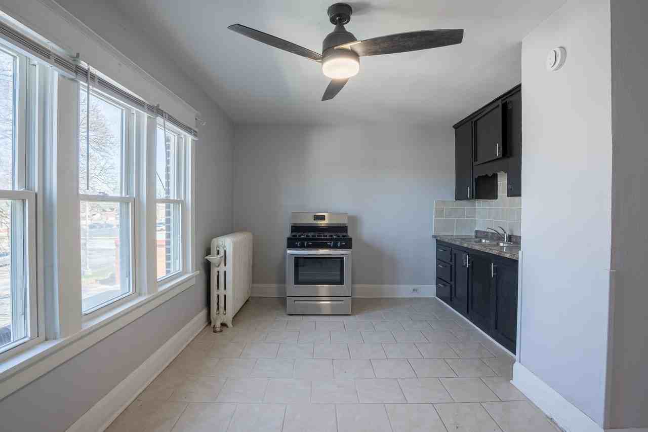 2614 63rd St - Photo 2 of 16