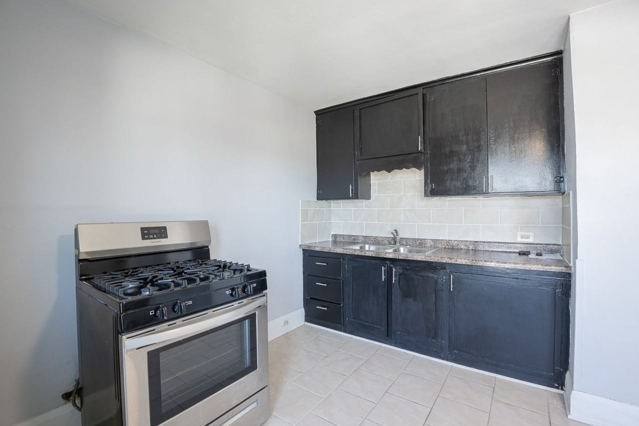 2614 63rd St - Photo 3 of 16