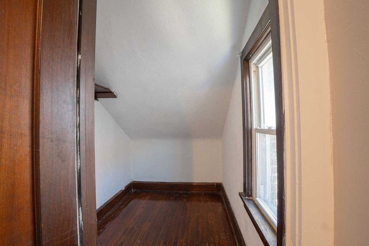 2614 63rd St - Photo 6 of 16