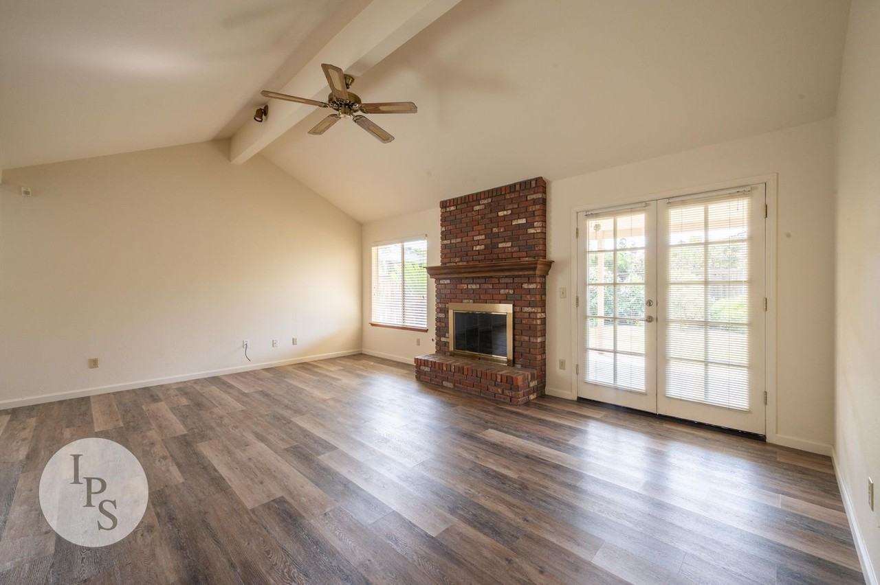 1197 E Muncie Ave - Photo 5 of 30