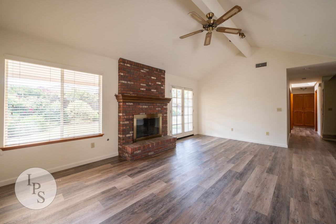 1197 E Muncie Ave - Photo 6 of 30