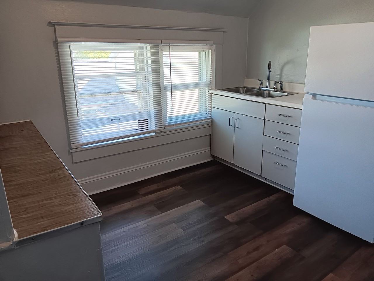 344 1st St - Photo 3 of 19