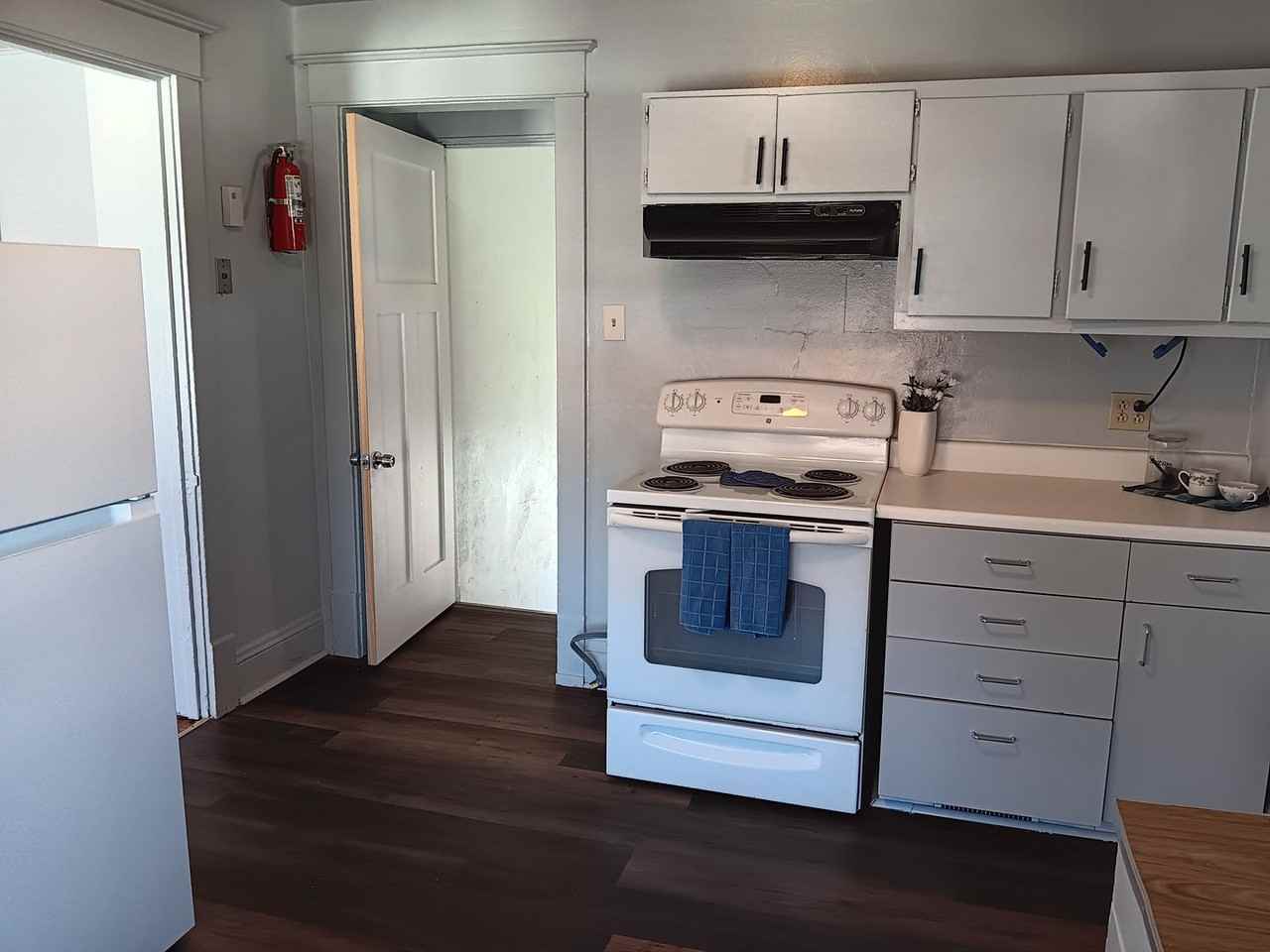 344 1st St - Photo 4 of 19