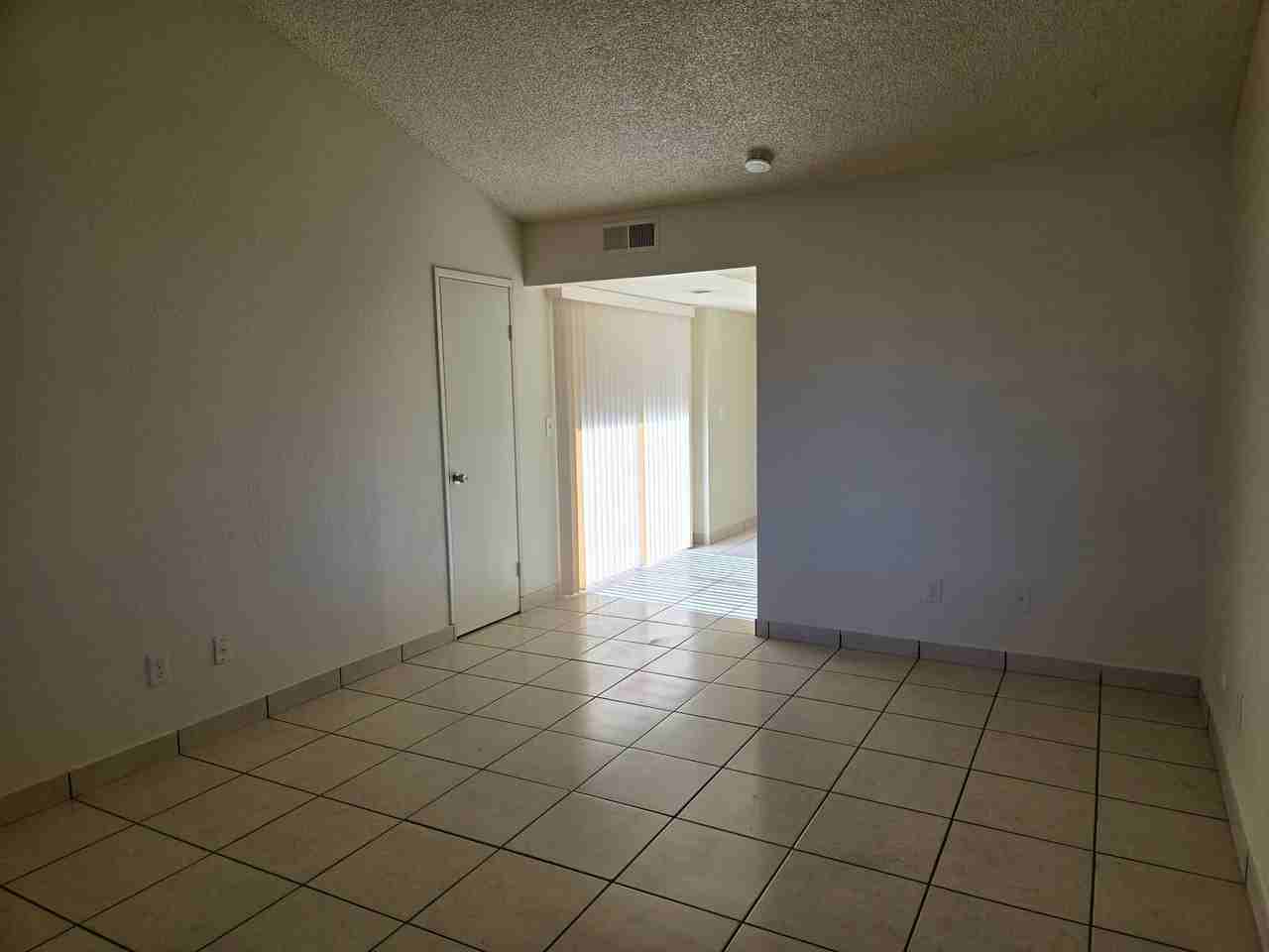 2714 Pyramid Ave - Photo 2 of 3