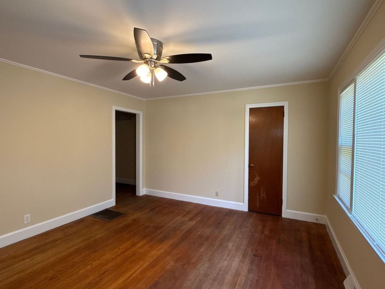 2472 Breen Cir - Photo 3 of 22