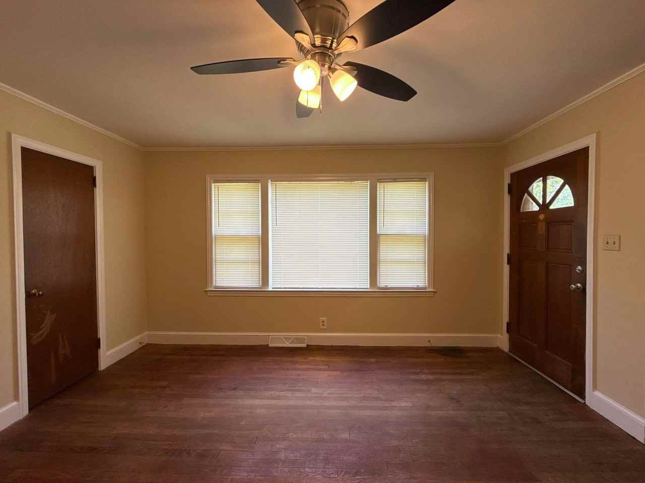 2472 Breen Cir - Photo 4 of 22