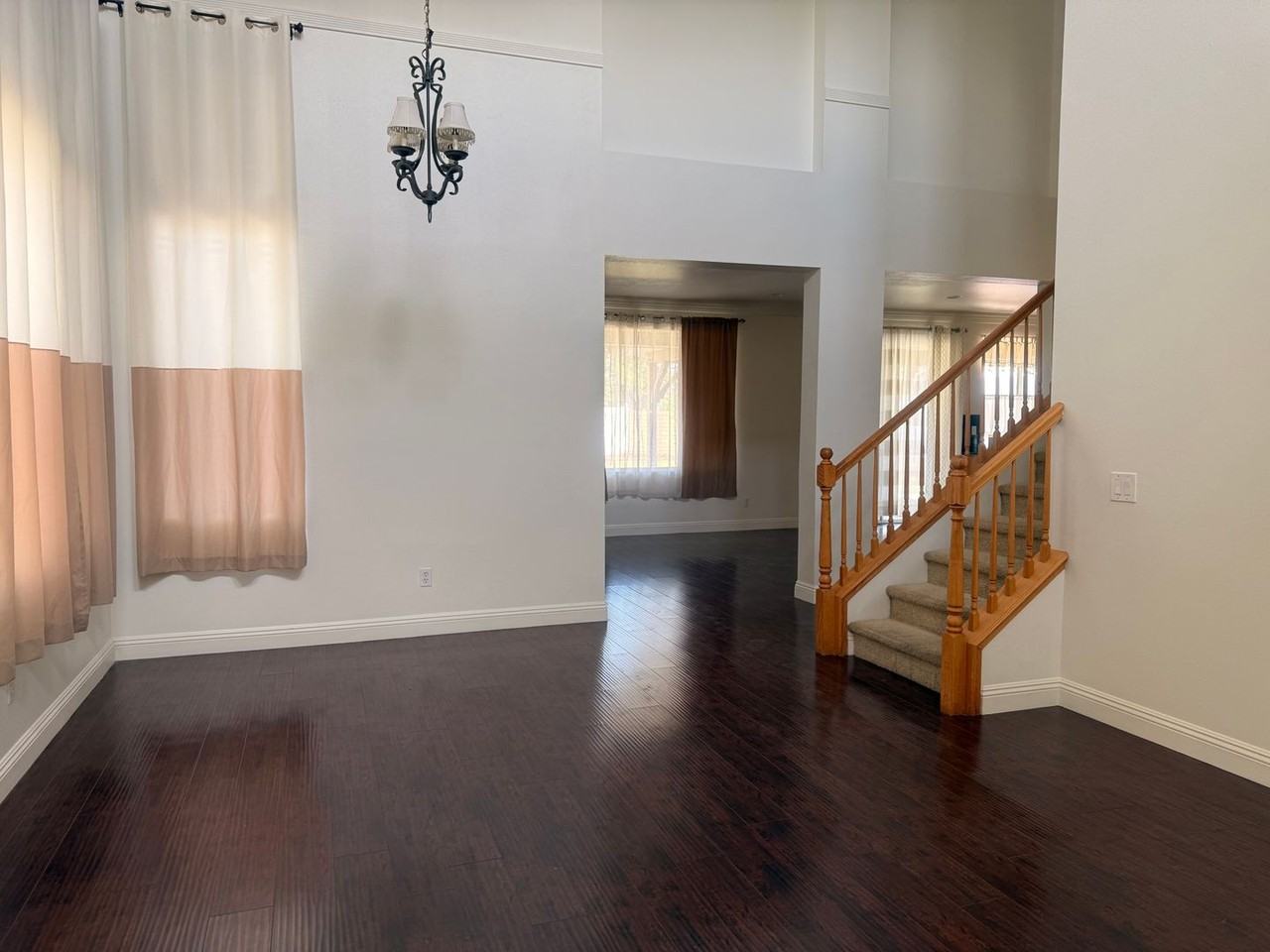 1421 Hermosa Dr - Photo 2 of 11