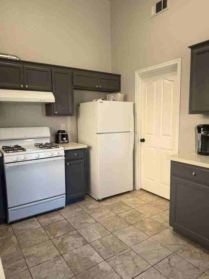 254 Driftwood Ave - Photo 3 of 24