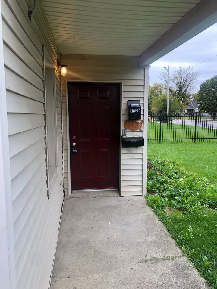 1 Bedroom Newly renovated garden style apartments available for rent - Photo 6 of 7