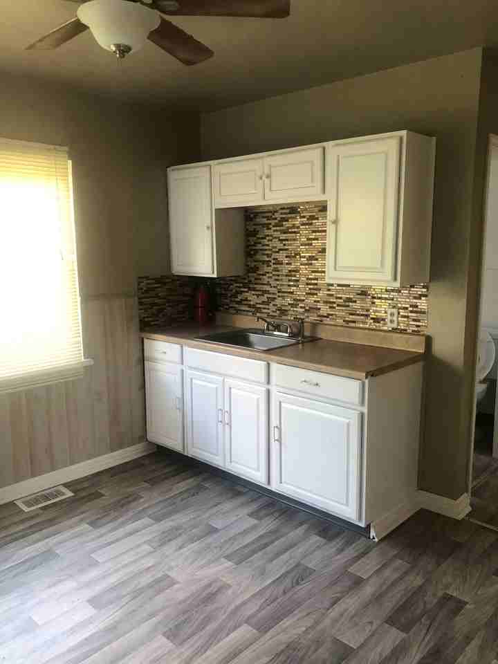 1 Bedroom Newly renovated garden style apartments available for rent - Photo 7 of 7