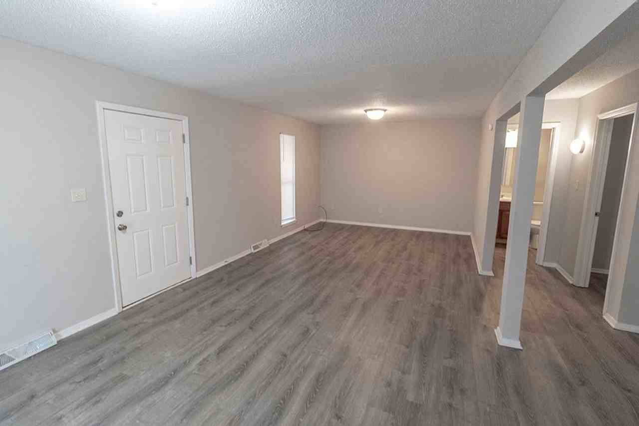 215 Wheaton Ct - Photo 4 of 30