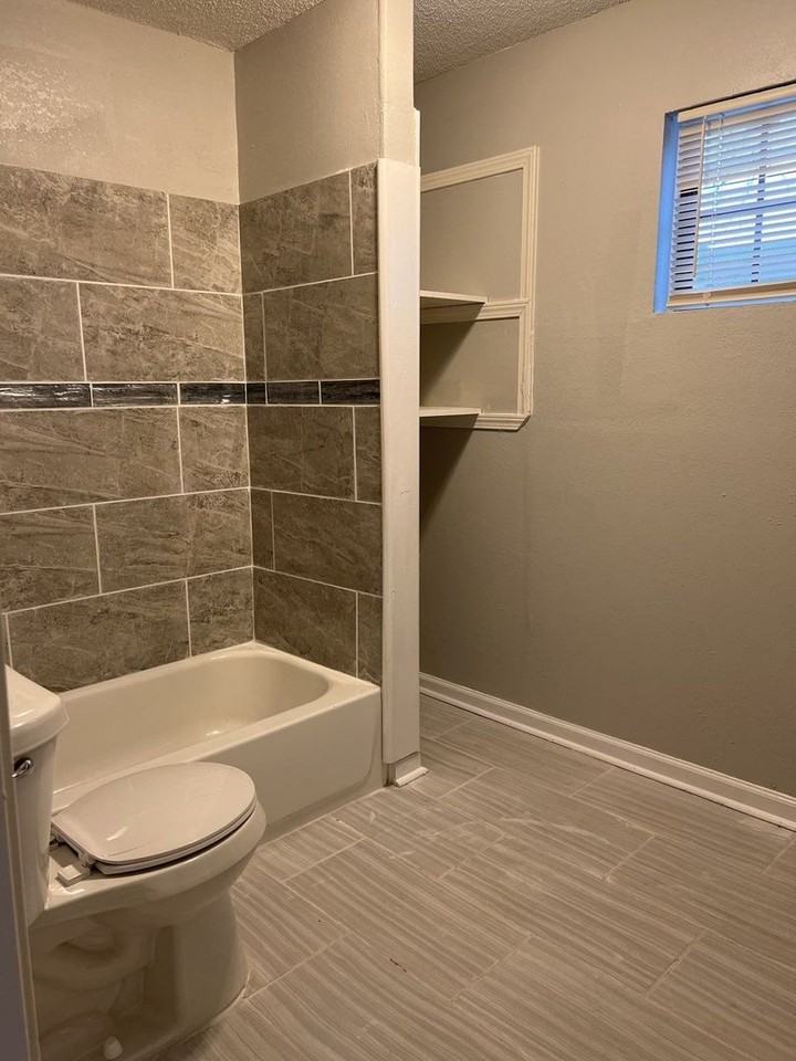 3199 Douglass Ave - Photo 3 of 14