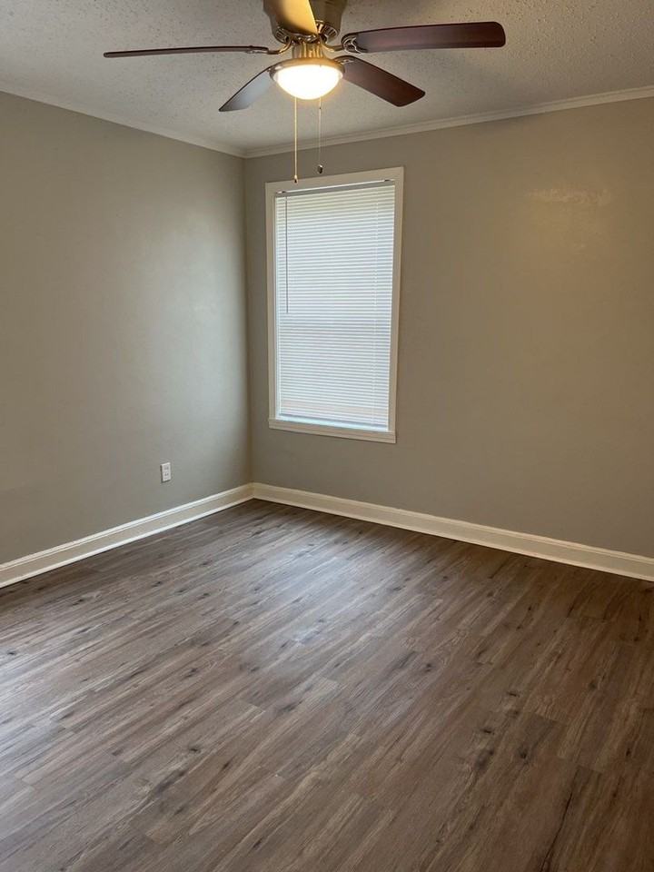 3199 Douglass Ave - Photo 5 of 14