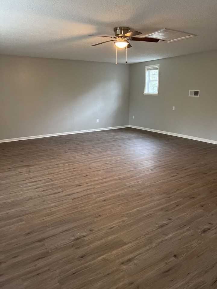 3199 Douglass Ave - Photo 7 of 14