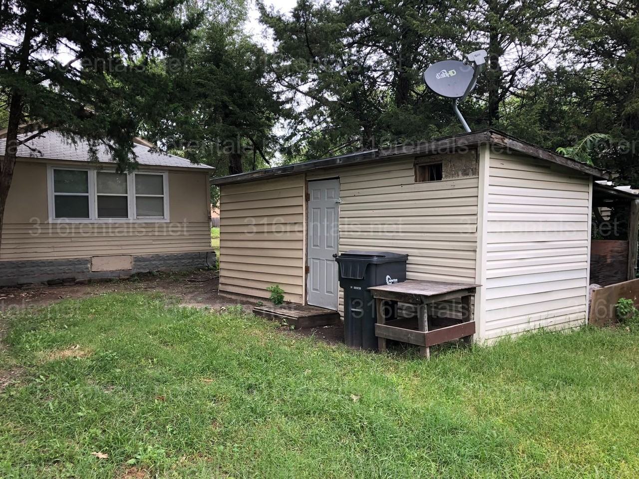 304 Se 5th St - Photo 4 of 8