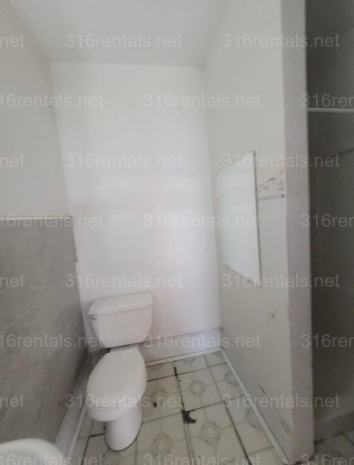 603 N High St - Photo 4 of 6