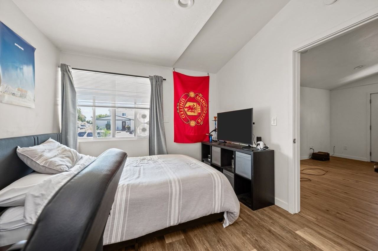 5236 Remington Rd - Photo 3 of 12