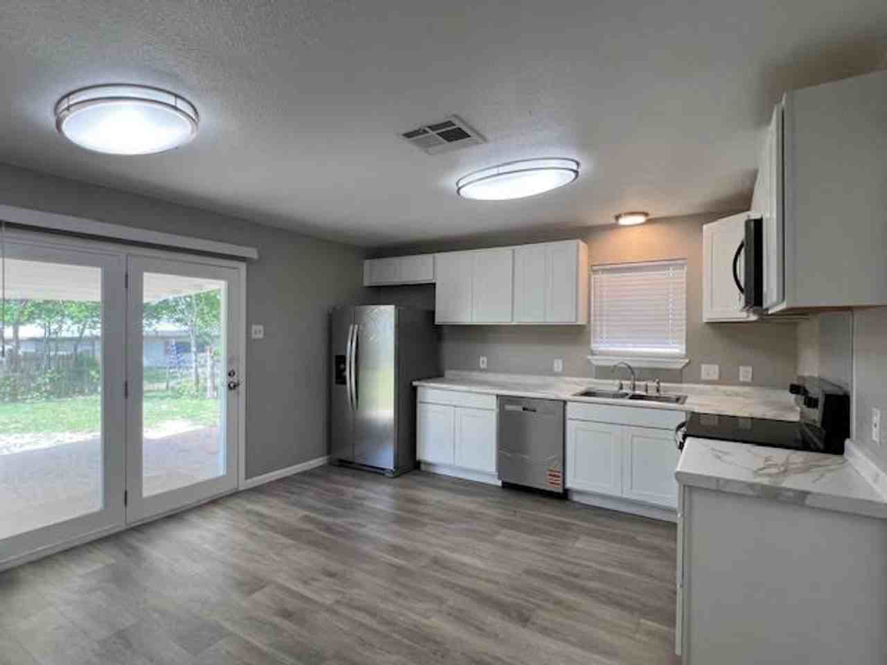 1212 La Porte Dr - Photo 3 of 15