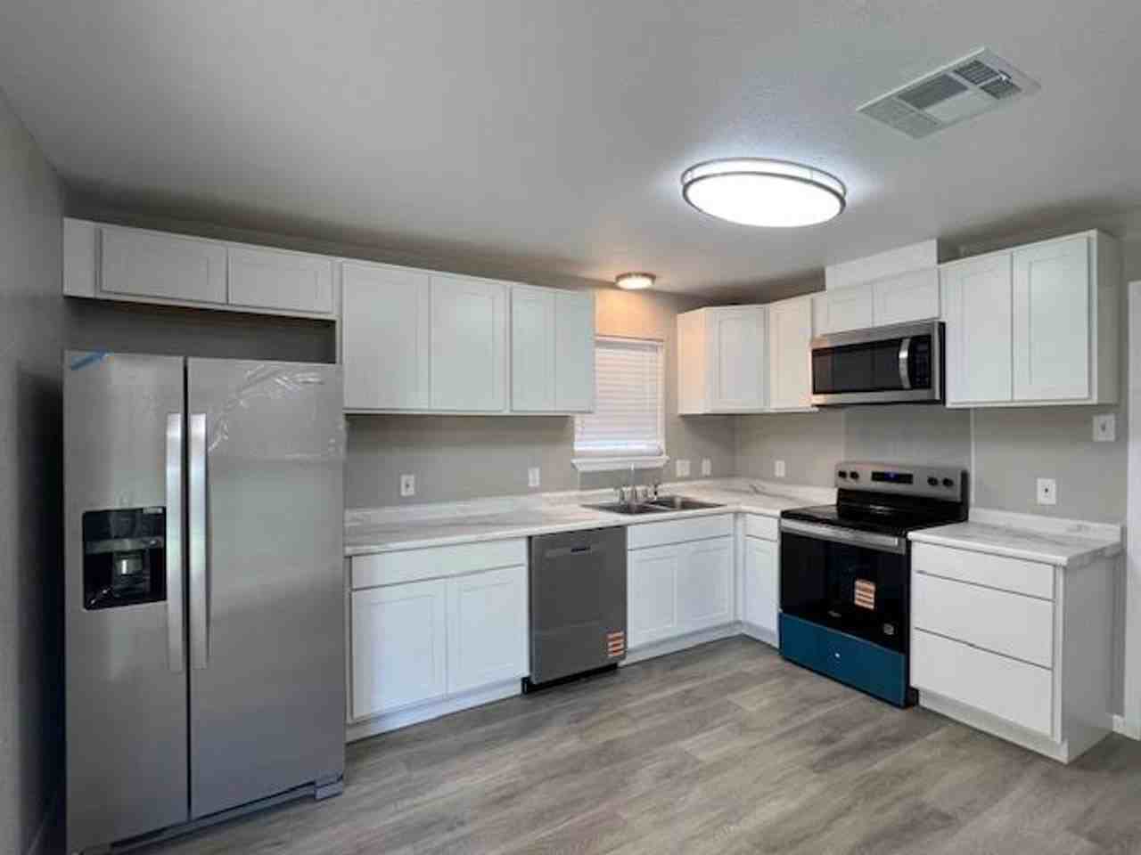 1212 La Porte Dr - Photo 4 of 15